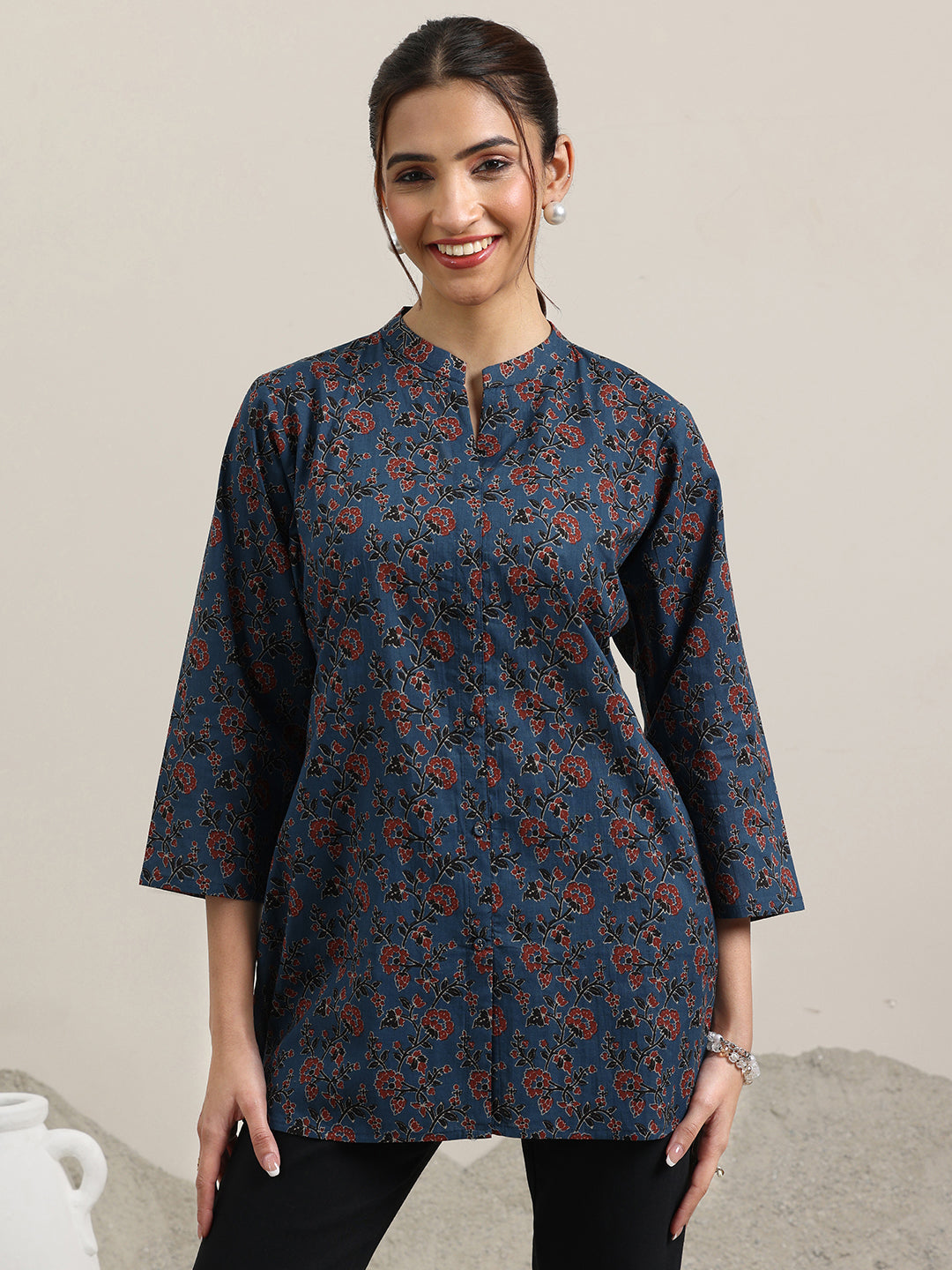 Libas Blue Printed Cotton Straight Short Kurti