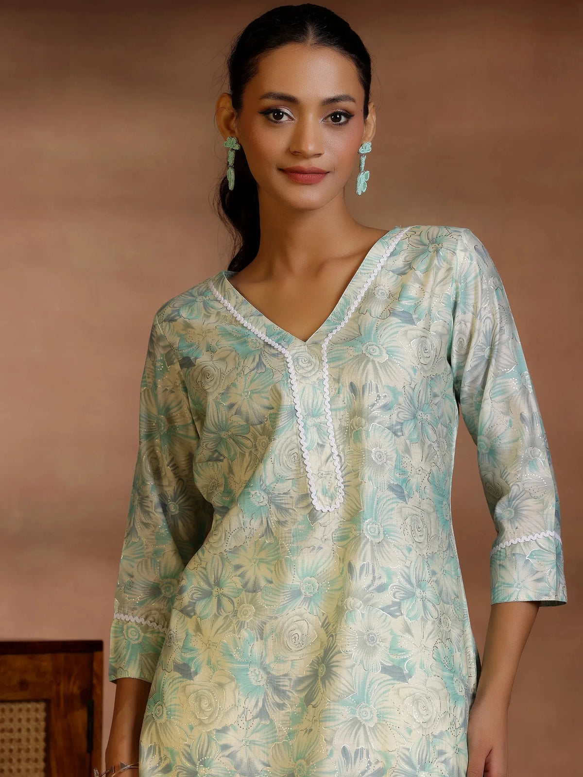 Libas Green Printed Silk Blend Straight Kurti