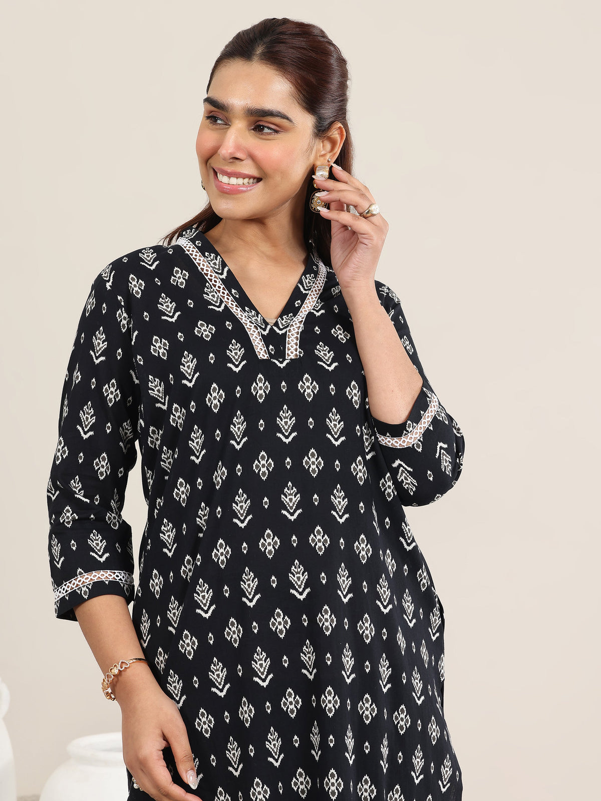 Libas Black Printed Cotton Straight Kurta