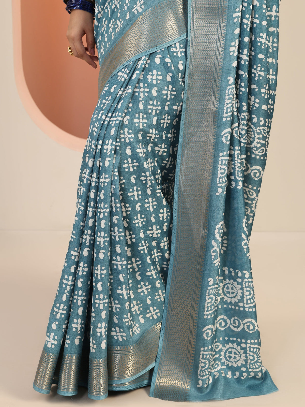 Libas Blue Printed Silk Blend Saree With Unstitched Blouse Piece