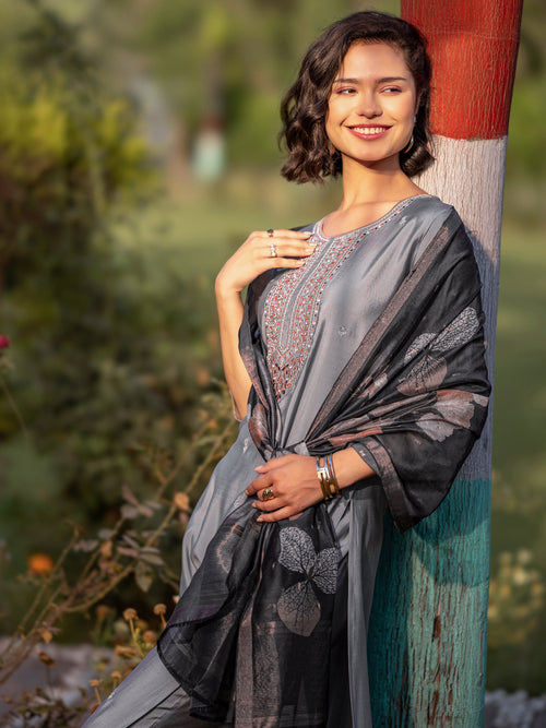 Gerua Grey Embroidered Silk Blend Straight Suit Sets With Dupatta