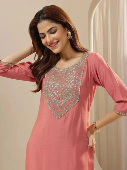 Gerua Peach Embroidered Silk Blend Straight Suit Sets With Dupatta