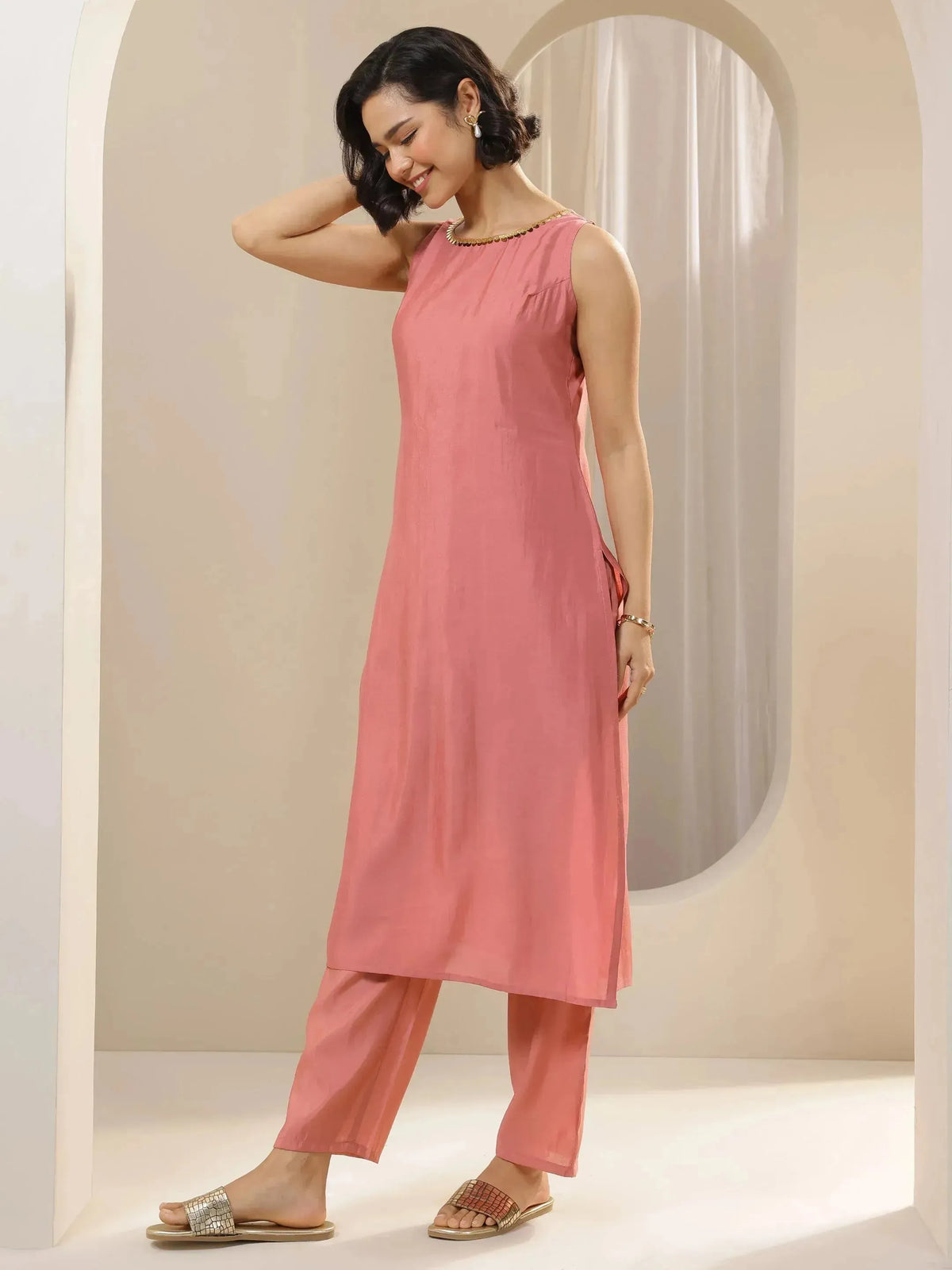 Gerua Peach Solid Silk Blend Straight Suit Sets With Dupatta